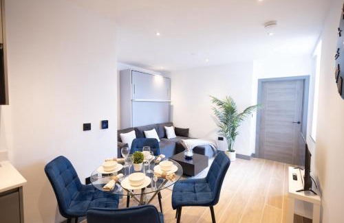 West Finchley Apartment | New London 2 Bedroom, 2 Bathroom Flat