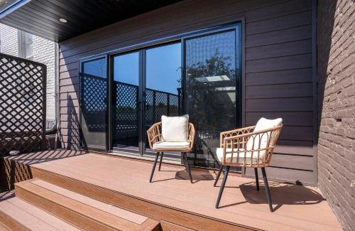 Grand Haven Apartment | NEW Love Mi Getaway Loft with Deck on Washington Ave 110