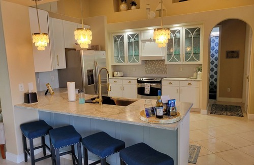 Fort Myers Villa | New Lowered Prices for Sept & Oct. Come to Paradise waterfront tropical pool!