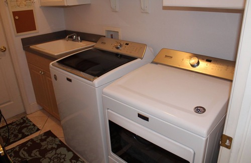 Fort Myers Villa | New Lowered Prices for Sept & Oct. Come to Paradise waterfront tropical pool!
