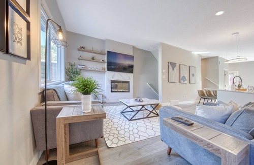 East Kootenay House | New Lux 4 Bedroom W/Arcade Games - Minutes to Hot Springs