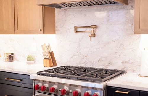 H Street Corridor House | NEW! LUX 4BR + [Rooftop, Parking, Metro]