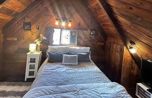 Hingham House | New- Lux Barn Retreat! Private, and beautiful escape.