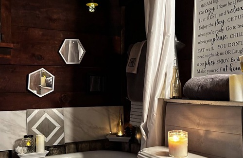 Hingham House | New- Lux Barn Retreat! Private, and beautiful escape.
