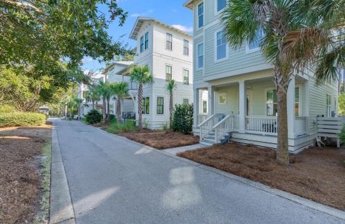 Treetop House | New Lux Downtime Seacrest Pet Friendly Pool Beach Access Bikes