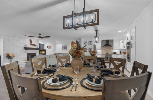 Hot Springs Village House | New LUX Lakefront: HotTub + Games + FirePit + Dock