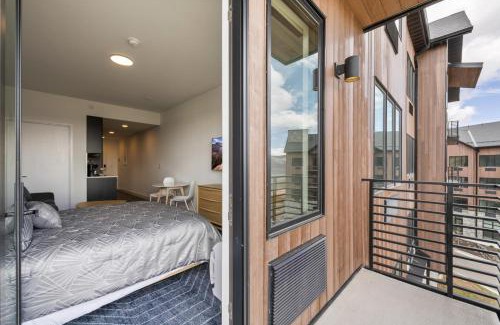 Park City Apartment | New Lux Studio with Hot Tub and Amazing Views