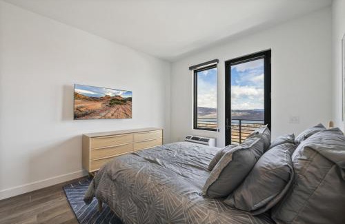 Park City Apartment | New Lux Studio with Hot Tub and Amazing Views