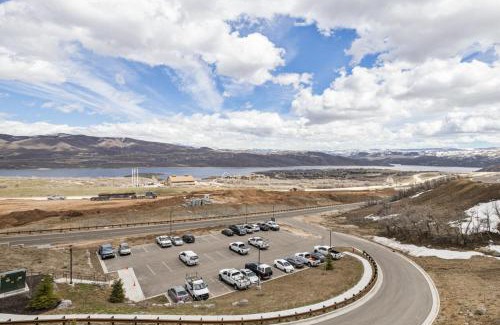 Park City Apartment | New Lux Studio with Hot Tub and Amazing Views