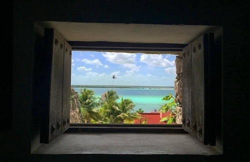 Bacalar Apartment | New Luxe King Bed Studio with Kitchenette, Pool & Private Rooftop Terrace