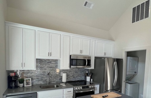 Auburn Cottage | New Luxury 1BR Cottage in Downtown Auburn!