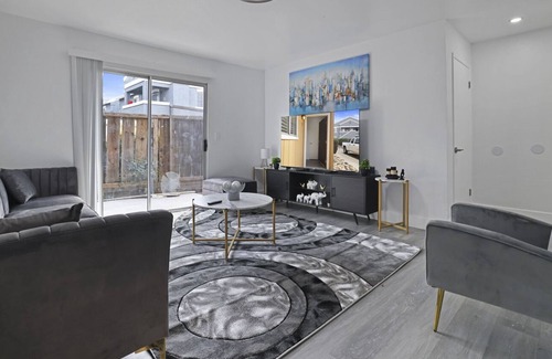 Ceres House | New Luxury apartment: spacious 2 beds 1 bath