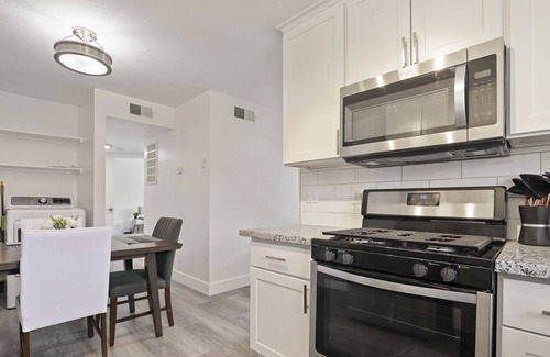 Ceres House | New Luxury apartment: spacious 2 beds 1 bath