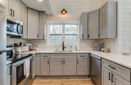 Tracy City House | New Luxury Cabin by Lake ~ Book today!