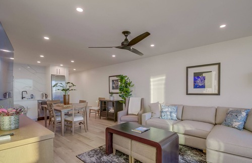 Ocean Beach Condo | New Luxury Condo on Ocean Cliff, 2 Bedroom Suites, Full Kitchen, Living Room