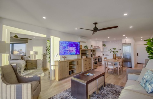 Ocean Beach Condo | New Luxury Condo on Ocean Cliff, 2 Bedroom Suites, Full Kitchen, Living Room