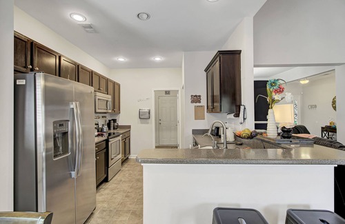 Goose Creek House | *NEW* Luxury & Cozy Entire home, Near Beach & Lakes