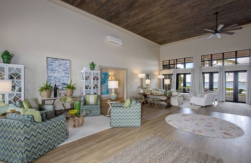 Double Bay House | New Luxury Estate w/Htd Pool, Pink-Sand Double Bay Beach FULLY STAFFED