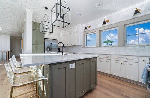 Pine Knoll Shores House | New luxury home in prestigious Roosevelt Beach