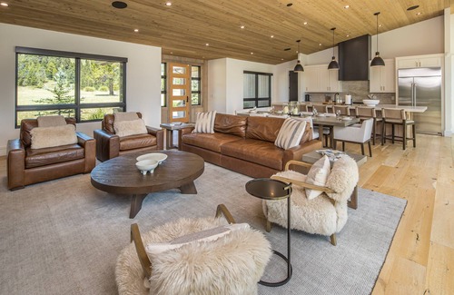 Big Sky House | NEW! Luxury Home - Private hot tub, amazing views, excellent location!