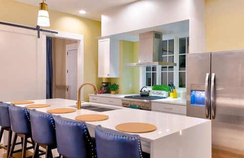 Hillsboro West End House | New Luxury Home! 12 BEDS! Game Room! Rooftop!