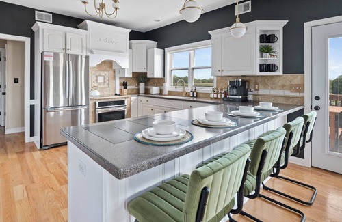Shelby County House | *NEW* LUXURY HOME: HEATED POOL-HOT TUB-SAUNA-FIREPIT-GAME ROOM-SPEAKEASY-6 BEDS/5 BATHS-5 KING BEDS