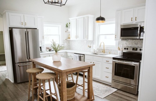 New Albany House | New! Luxury home minutes from Louisville!