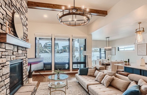 Loveland House | New! Luxury Home-TPC Golf Course-Mountain Views