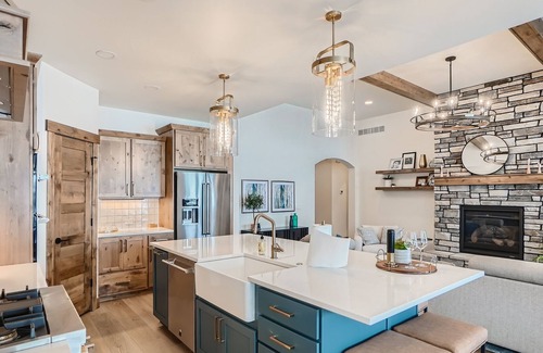 Loveland House | New! Luxury Home-TPC Golf Course-Mountain Views