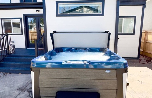 Berkeley House | NEW Luxury Home w/HOT TUB, Fire Pit & Private Yard Denver Highlandsnn