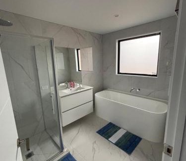 Christchurch Apartment | New Luxury House in Christchurch