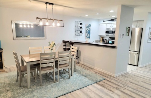 Rehoboth Beach Condo | NEW Luxury Pond View beach condo w/Pool 1 BR 1.5 BA (sleeps 4) - Rehoboth/Dewey
