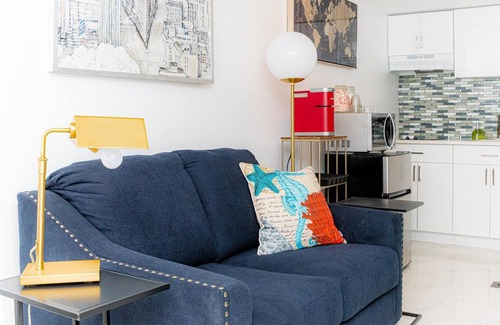 Cypress Hills House | NEW! Luxury Queen Suite in the Heart of Brooklyn