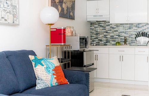 Cypress Hills House | NEW! Luxury Queen Suite in the Heart of Brooklyn