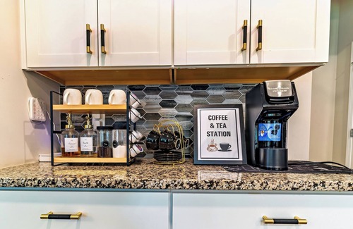 Southeast Raleigh House | NEW!Luxury Raleigh Entire 4bd HOME, Baby & pet Friendly, 15min to DT, EV charger