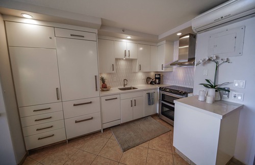 Kihei Condo | New Luxury Remodel, Ocean End, On the Beach! 5-STAR Luxury Condo In Resort