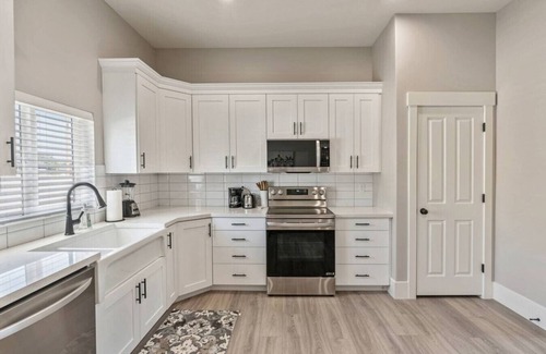 Lehi House | New! Main Street Retreat | BBQ | Pac-Man