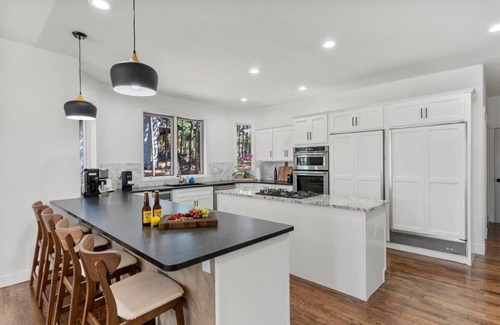 Woodmoor House | New! Mansion Retreat! Sleeps 20 + Games + Dogs OK