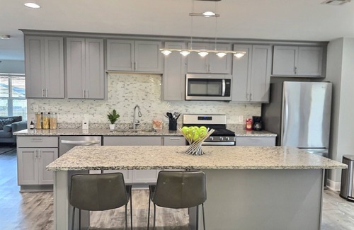 Pontchartrain Park House | NEW Modern 3bd retreat in fabulous NOLA