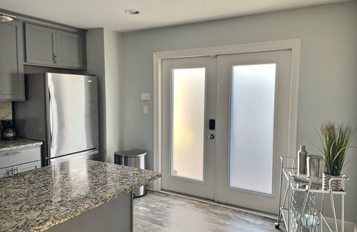 Pontchartrain Park House | NEW Modern 3bd retreat in fabulous NOLA
