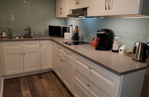 Watertown Apartment | NEW Modern Apartment Near Boston & Harvard Square.