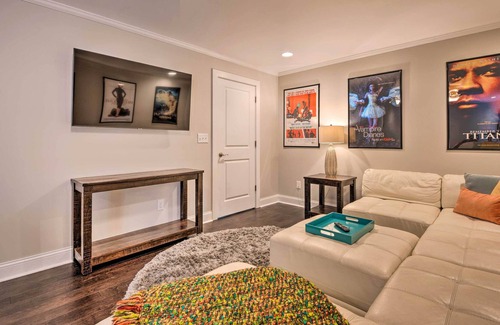 Covington Apartment | NEW! Modern Covington Apartment - Walk to Square!