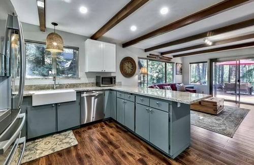 Plumas Eureka Estates Cabin | NEW Modern Cozy Cabin w/Spectacular Deck