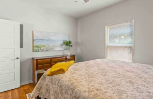 El Paso Apartment | New Modern Elegant 2 Bedroom Apartment | Fast WIFI