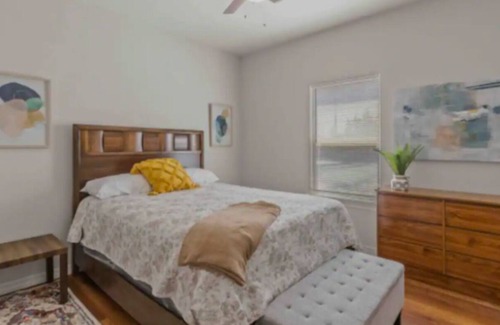 El Paso Apartment | New Modern Elegant 2 Bedroom Apartment | Fast WIFI