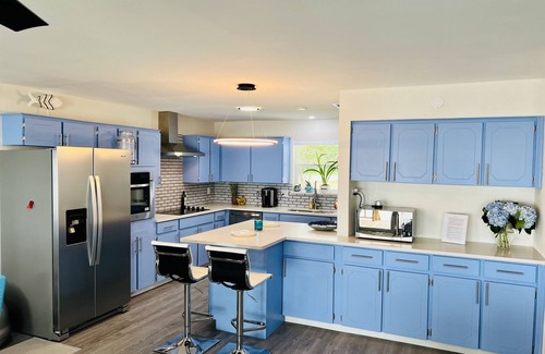 Seven Points House | New Modern Lake Front on open water w/New Dock