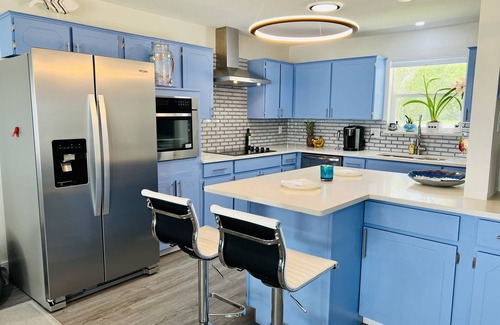 Seven Points House | New Modern Lake Front on open water w/New Dock