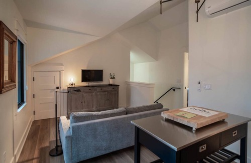 Downtown Flagstaff Apartment | New modern loft 5 minute walk to downtown.
