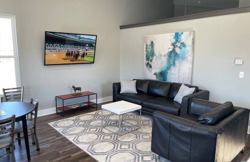 Wyandotte Condo | *New* Modern Loft+Sky Deck~Expo UL Walk to Derby