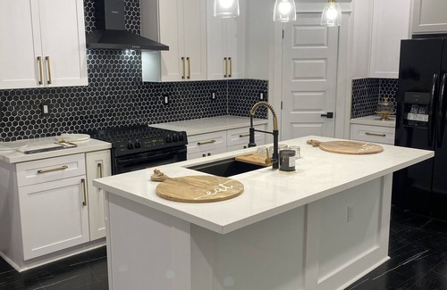 West Lake Forest House | New Modern Luxury Home
